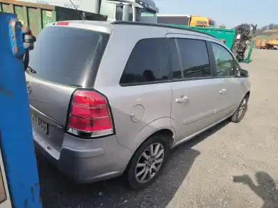 Veicolo di demolizione opel zafira b enjoy dell'anno 2008 alimentato z19dt