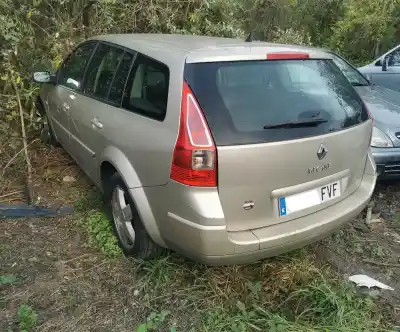 Véhicule à la ferraille RENAULT MEGANE II FAMILIAR  de l'année 2007 alimenté K4M812