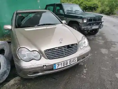 Veículo de Sucata mercedes-benz clase c (w203) berlina 220 cdi (203.006) do ano 2001 alimentado om611962