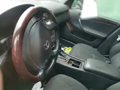 Veículo de Sucata mercedes-benz clase c (w203) berlina 220 cdi (203.006) do ano 2001 alimentado om611962