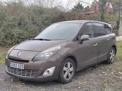 Veicolo di demolizione RENAULT GRAND SCÉNIC III (JZ0/1_)  dell'anno 2010 alimentato F9Q 870