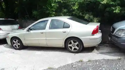 Verschrottungsfahrzeug VOLVO S60 I (384)  des Jahres 2006 angetrieben D 5244 T4