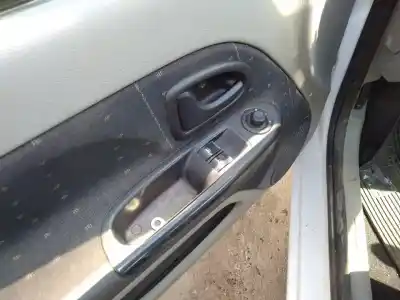 Scrapping Vehicle renault clio ii fase ii (b/cb0) d7fg7 of the year 2002 powered d7fg7