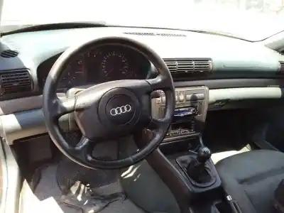 Здавання транспортного засобу audi a4 b5 (8d2) 1.8 t року 1998 потужний aeb