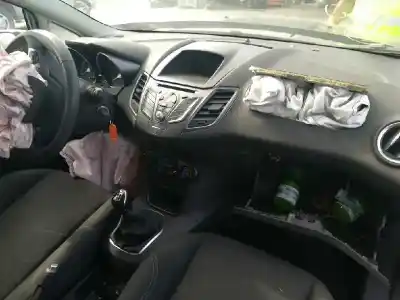 Здавання транспортного засобу ford fiesta (cnn) snjb року 2015 потужний snjb