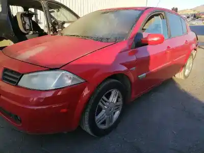 Veículo de Sucata renault megane ii berlina 5p f9qb8 do ano 2004 alimentado f9qb8