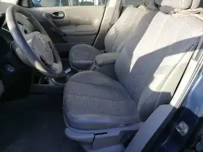 Veículo de Sucata renault megane ii berlina 5p f9qb8 do ano 2004 alimentado f9qb8