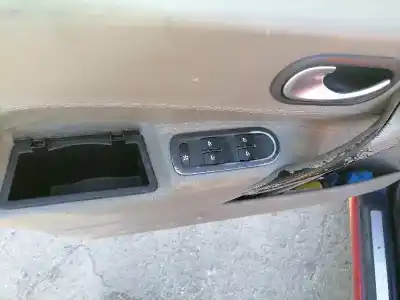 Veículo de Sucata renault megane ii berlina 5p f9qb8 do ano 2004 alimentado f9qb8