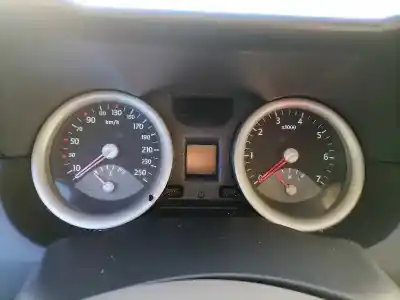 Veículo de Sucata renault megane ii berlina 5p f9qb8 do ano 2004 alimentado f9qb8