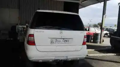 Здавання транспортного засобу mercedes-benz clase ml (bm 163) d612963 року 2002 потужний d612963