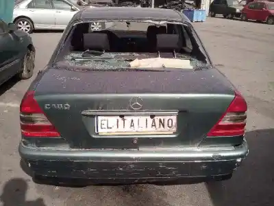 Véhicule à la ferraille mercedes                                           clase c (bm 202) berlina                                                                                                                                                                                                                                   m111975                                                                                                                                                                                                                                                    de l'année 1993 alimenté 