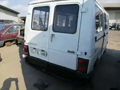 Véhicule à la ferraille renault trafic i dj8s de l'année 1996 alimenté dj8s