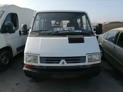 Véhicule à la ferraille renault trafic i dj8s de l'année 1996 alimenté dj8s