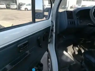 Véhicule à la ferraille renault trafic i dj8s de l'année 1996 alimenté dj8s