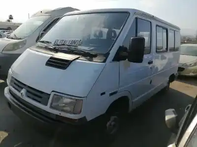 Véhicule à la ferraille renault trafic i dj8s de l'année 1996 alimenté dj8s