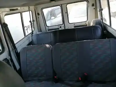 Véhicule à la ferraille renault trafic i dj8s de l'année 1996 alimenté dj8s