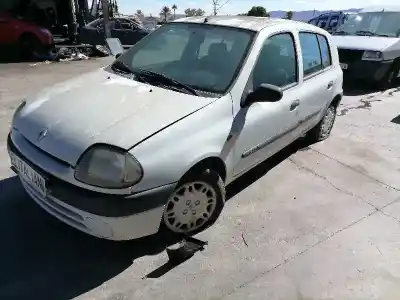 Scrapping Vehicle renault clio ii fase i (b/cb0) d-f8q of the year 1999 powered f8q k6