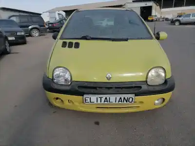 Здавання транспортного засобу RENAULT TWINGO I (C06_) 1.2 16V (C06C, C06D, C06K) року 2002 потужний D4F702
