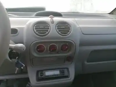 Здавання транспортного засобу renault twingo i (c06_) 1.2 16v (c06c, c06d, c06k) року 2002 потужний d4f702