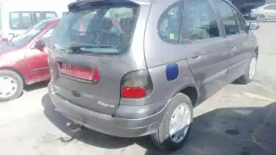 Здавання транспортного засобу renault megane i scenic (ja0) f8q790 року 1999 потужний f8q790
