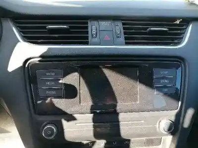 Здавання транспортного засобу skoda octavia combi (5e5) clh року 2015 потужний clh