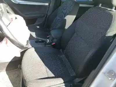 Здавання транспортного засобу skoda octavia combi (5e5) clh року 2015 потужний clh