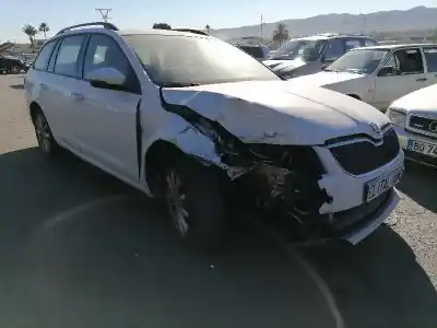 Здавання транспортного засобу skoda octavia combi (5e5) clh року 2015 потужний clh