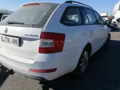 Здавання транспортного засобу skoda octavia combi (5e5) clh року 2015 потужний clh