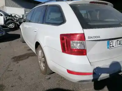 Здавання транспортного засобу skoda octavia combi (5e5) clh року 2015 потужний clh