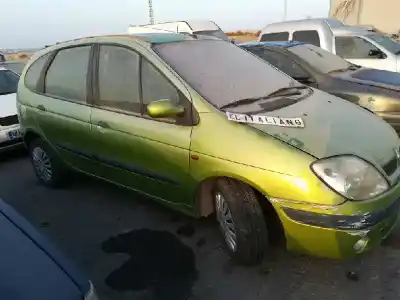 Scrapping Vehicle renault scenic (ja..) f9q of the year 2002 powered f9q q7