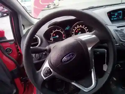 Здавання транспортного засобу ford fiesta (cnn) snjb року 2013 потужний snjb