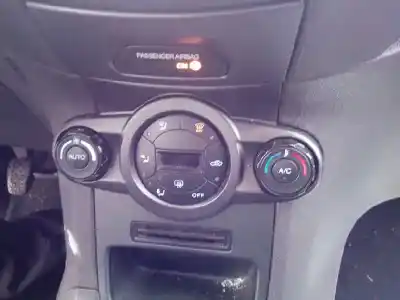 Здавання транспортного засобу ford fiesta (cnn) snjb року 2013 потужний snjb