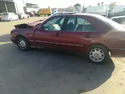 Hurda Aracı mercedes-benz clase e (bm 210) berlina om 606.912 yılın 2000 güçlü 606912