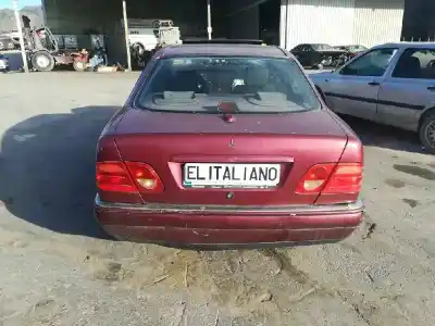 Hurda Aracı mercedes-benz clase e (bm 210) berlina om 606.912 yılın 2000 güçlü 606912