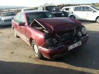 Hurda Aracı mercedes-benz clase e (bm 210) berlina om 606.912 yılın 2000 güçlü 606912