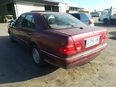Hurda Aracı mercedes-benz clase e (bm 210) berlina om 606.912 yılın 2000 güçlü 606912