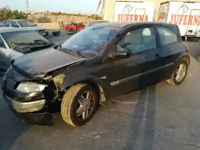 Здавання транспортного засобу renault megane ii berlina 5p f9q800 року 2004 потужний f9q800