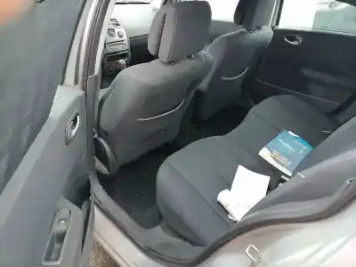 Verschrottungsfahrzeug renault megane ii berlina 5p k4mt7 des jahres 2004 angetrieben k4mt7