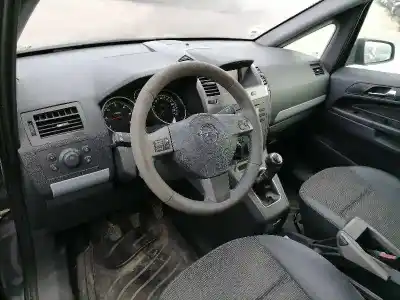 Veicolo di demolizione opel                                               zafira b                                                                                                                                                                                                                                                   z19dt                                                                                                                                                                                                                                                      dell'anno 2006 alimentato z19dt
