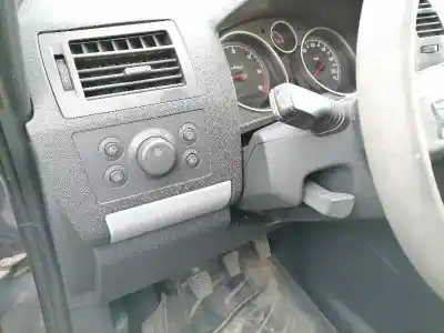 Veicolo di demolizione opel                                               zafira b                                                                                                                                                                                                                                                   z19dt                                                                                                                                                                                                                                                      dell'anno 2006 alimentato z19dt
