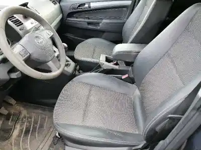 Veicolo di demolizione opel                                               zafira b                                                                                                                                                                                                                                                   z19dt                                                                                                                                                                                                                                                      dell'anno 2006 alimentato z19dt