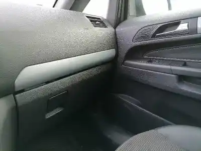 Veicolo di demolizione opel                                               zafira b                                                                                                                                                                                                                                                   z19dt                                                                                                                                                                                                                                                      dell'anno 2006 alimentato z19dt