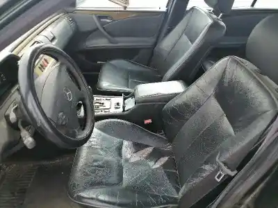 Здавання транспортного засобу mercedes-benz clase e (bm 210) berlina m112911 року 2000 потужний m112911 mb