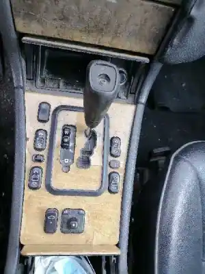 Здавання транспортного засобу mercedes-benz clase e (bm 210) berlina m112911 року 2000 потужний m112911 mb