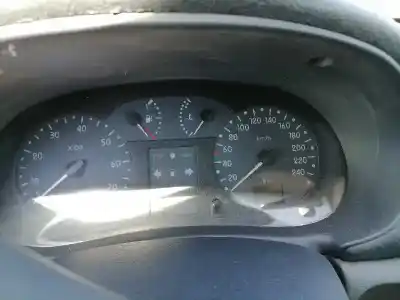 Scrapping Vehicle renault clio ii fase i (b/cb0) d-f8q of the year 1999 powered f8q k6