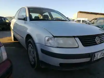 Veículo de Sucata volkswagen passat b5 (3b2) 1.9 tdi do ano 2000 alimentado ajm