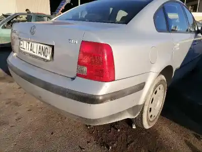 Veículo de Sucata volkswagen passat b5 (3b2) 1.9 tdi do ano 2000 alimentado ajm