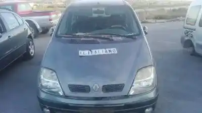 Scrapping Vehicle renault megane i scenic (ja0) f9q k7 of the year 2003 powered f9q k7