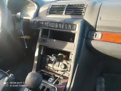 Здавання транспортного засобу land rover range rover (lp) 256ta року 2001 потужний 256ta