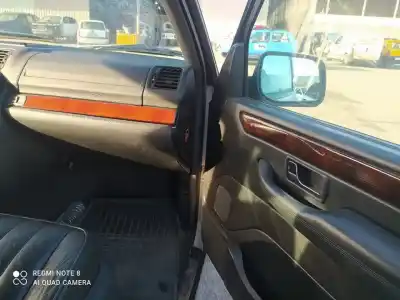 Здавання транспортного засобу land rover range rover (lp) 256ta року 2001 потужний 256ta